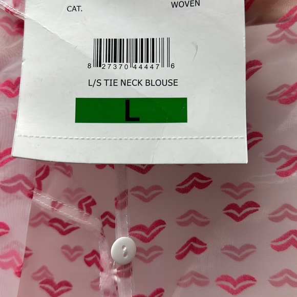 Love x Design Tie Neck Heart Kiss Blouse - Picture 9 of 11